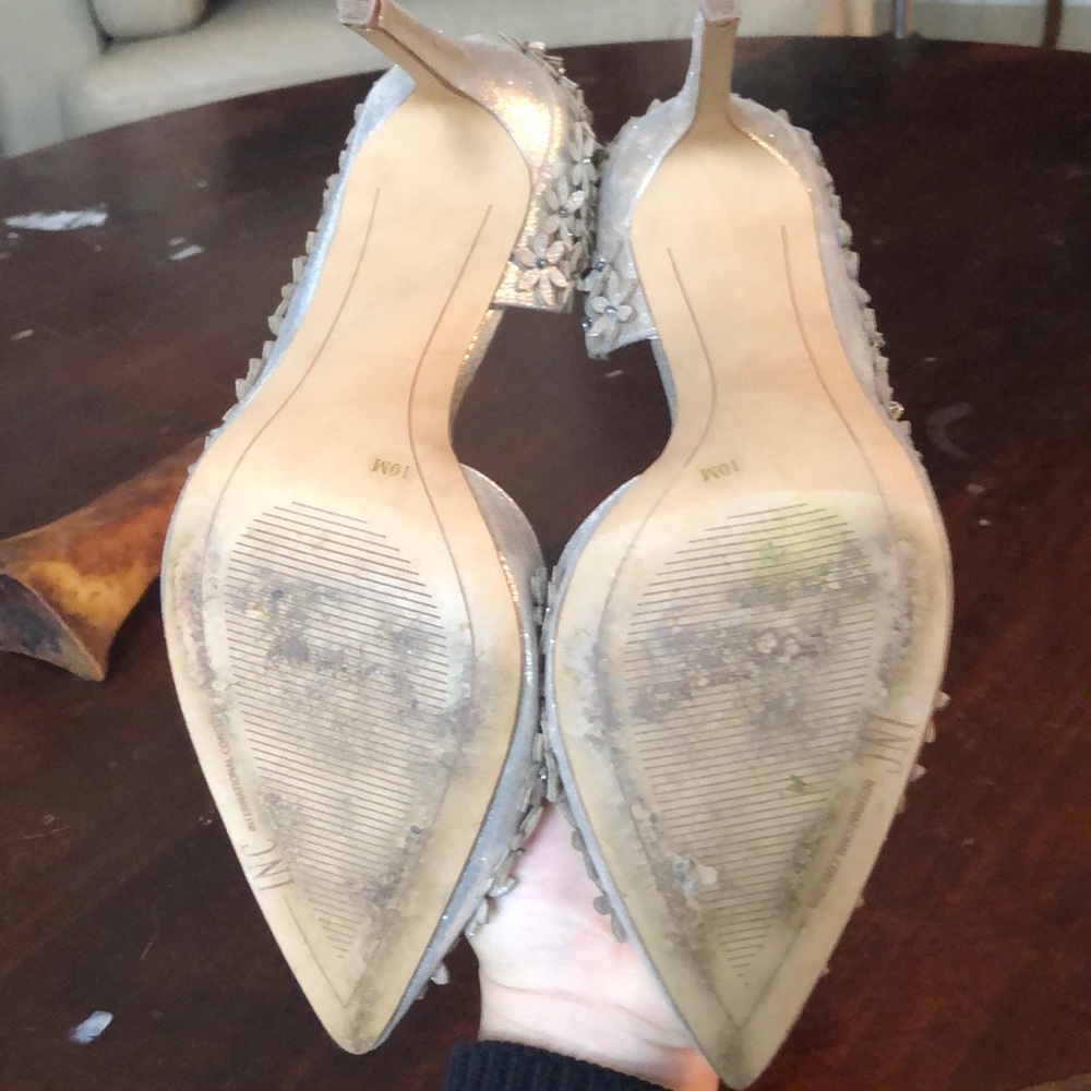 INC Gd Flower Pumps Sz 10 - Picture 3 of 5